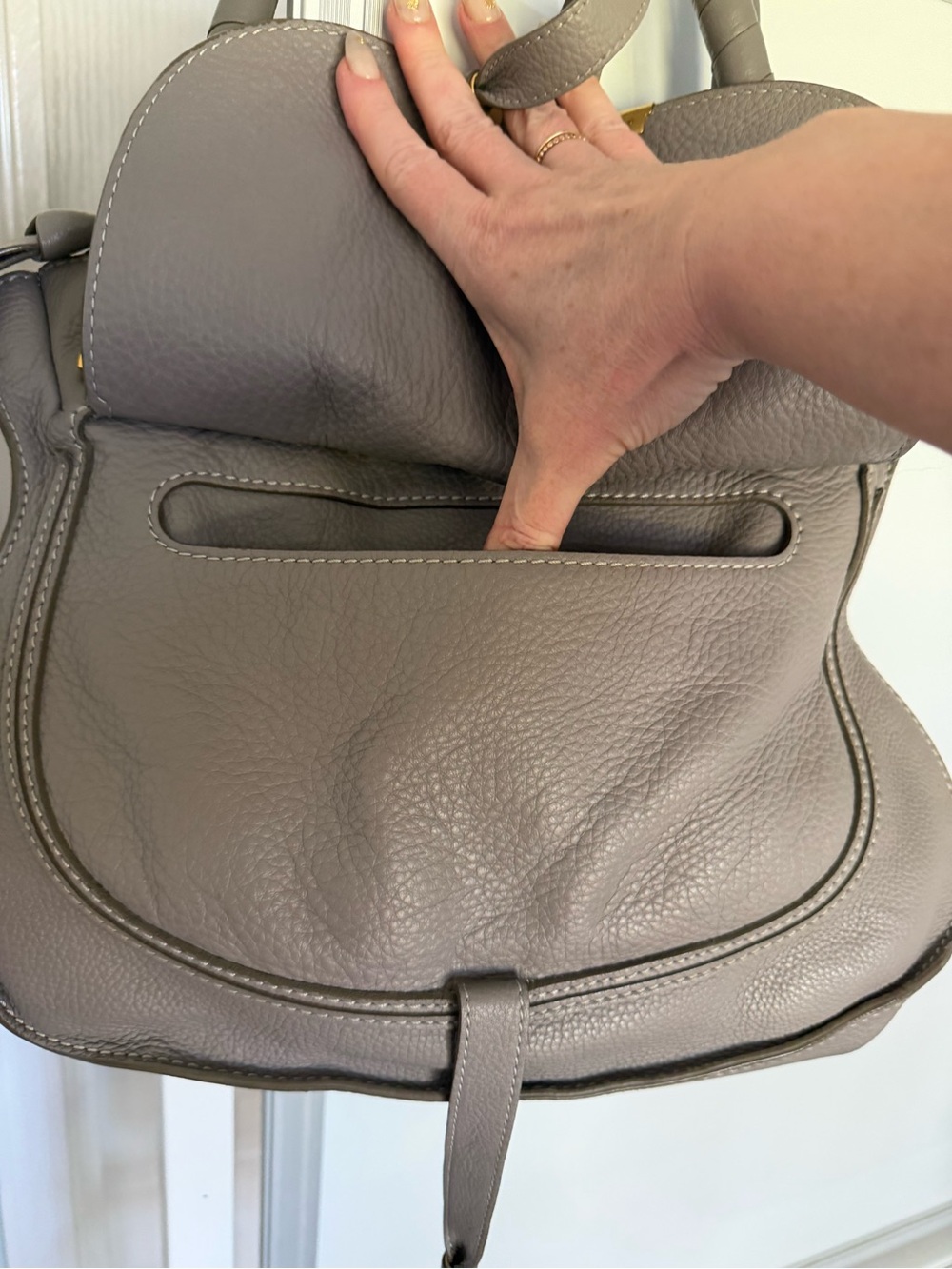 Chloe Marcie Taupe Pebbled Leather Satchel with Gold Hardware - Picture 3 of 16
